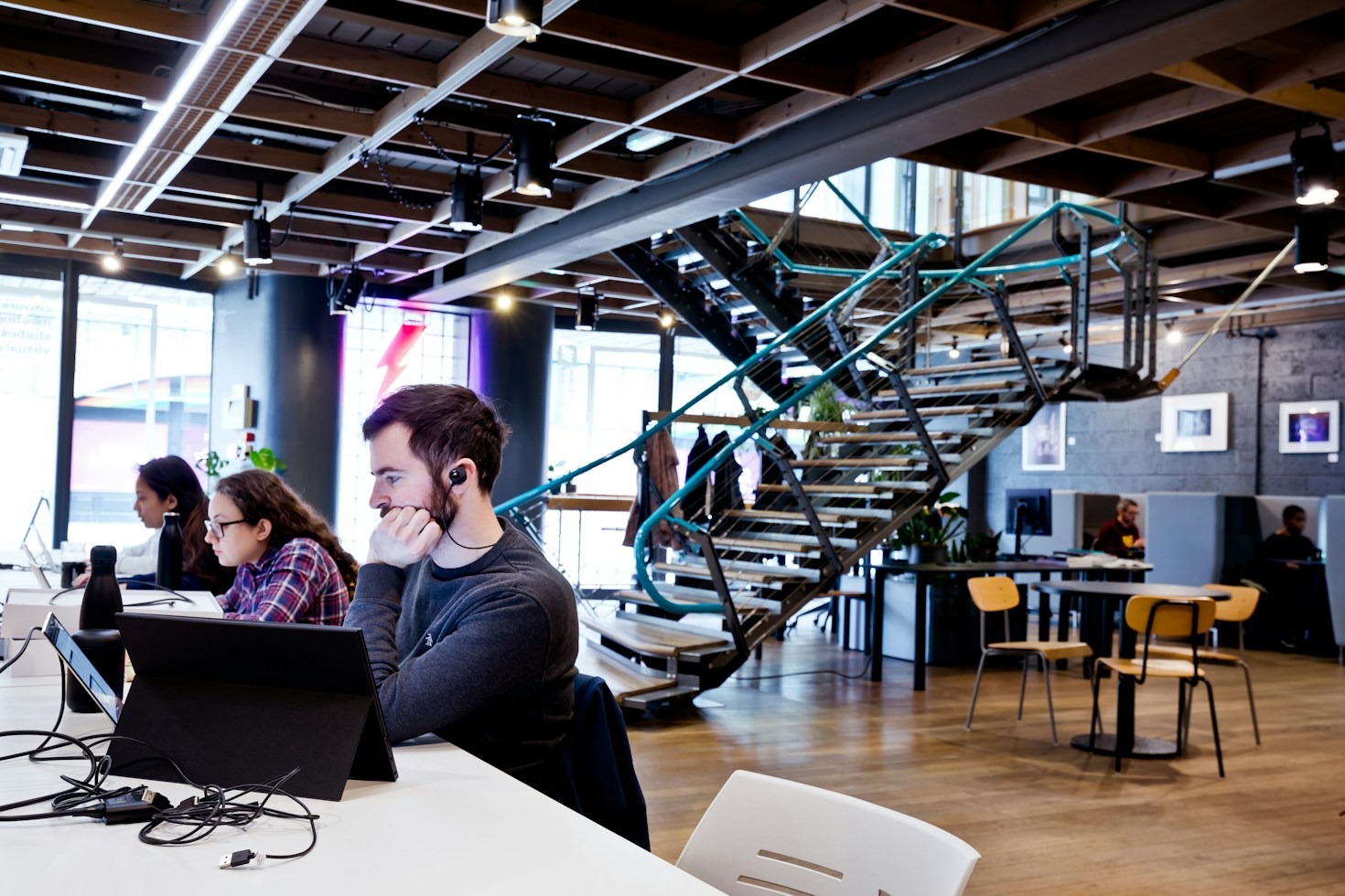 Navigating Career Transitions Across Competitive Modern Industries